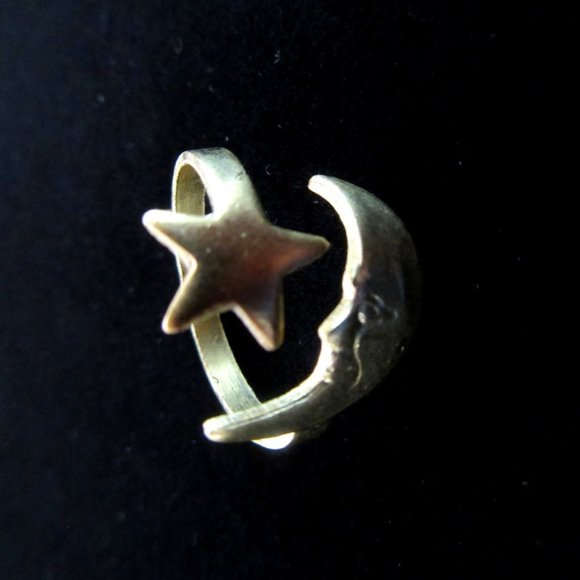 Crescent moon & star gold tone adjustable ring 7 - Picture 5 of 11